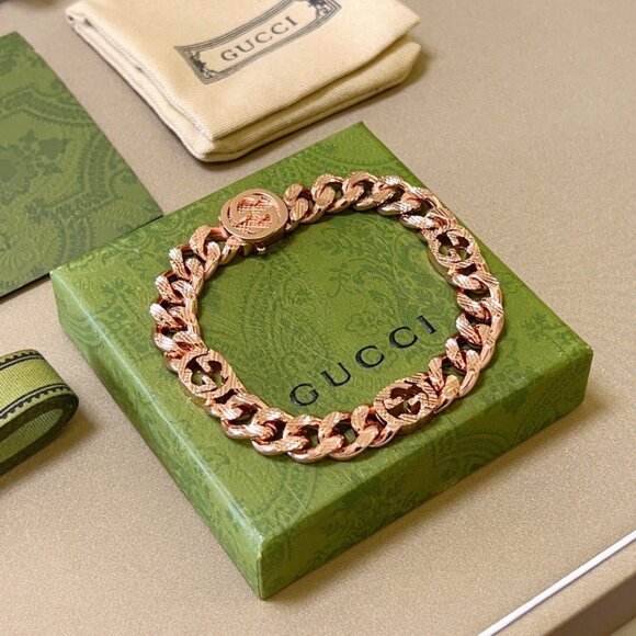 ✨✨✨Excellent Used Condition Gucci bracelet - Picture 4 of 9